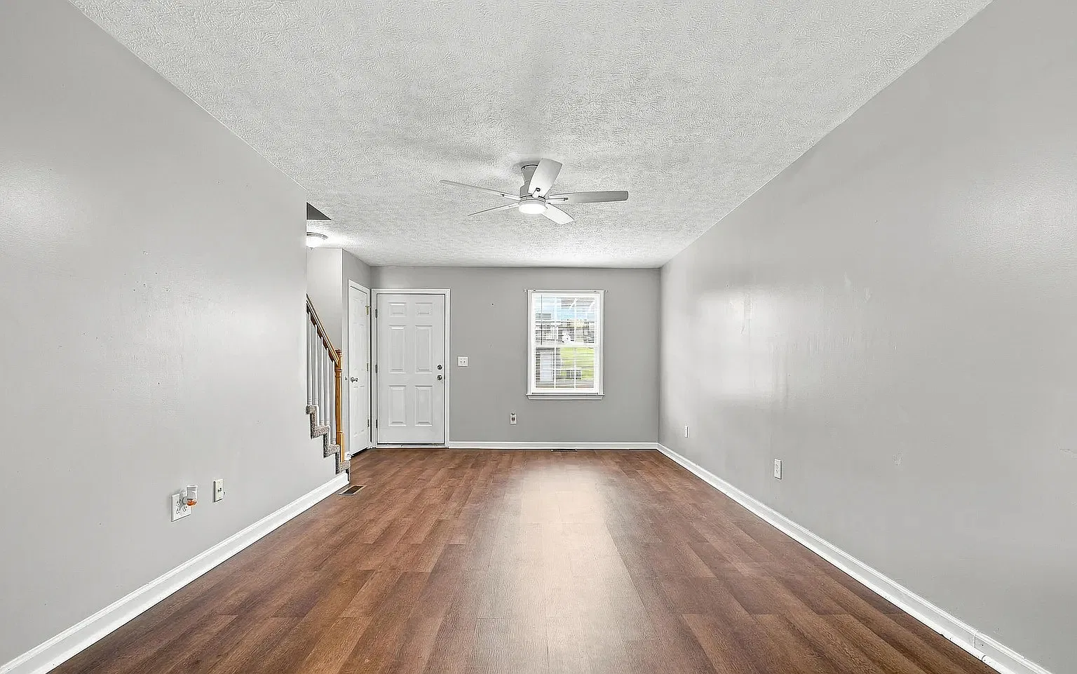 540 Beaverview — Photo 3