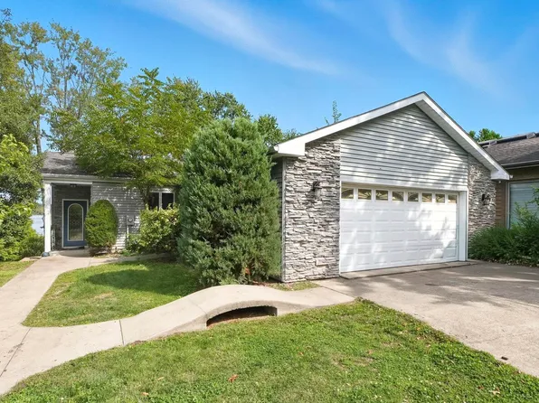 1506 Country Club Dr E, Warsaw, IN 46580