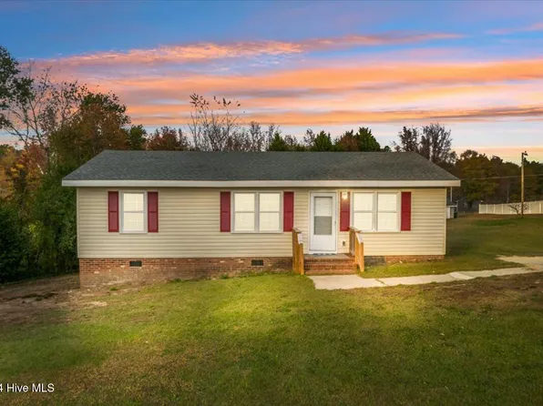 104 Rosemont Avenue, Hamlet, NC 28345