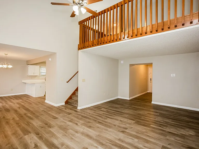 279 Brookview Dr — Photo 6