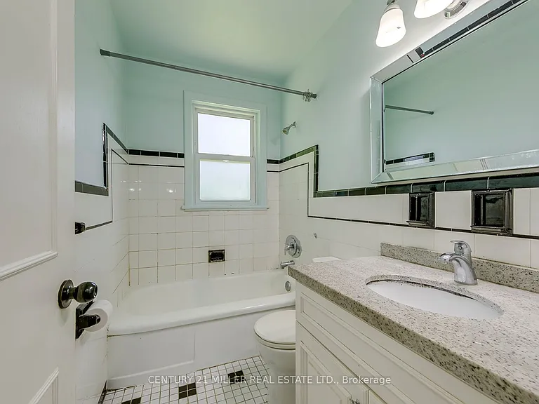 2048 Edinburgh Dr — Photo 23