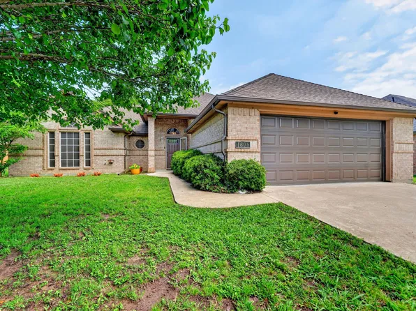1608 Shelley Ln, Cleburne, TX 76033