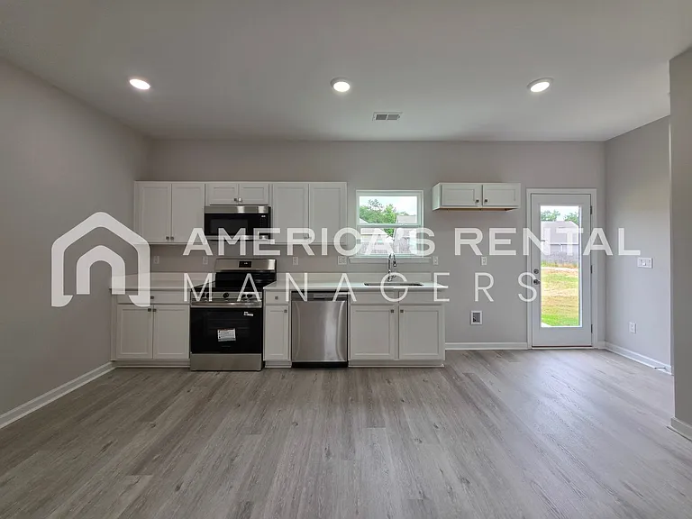 103 Park Dr S — Photo 15