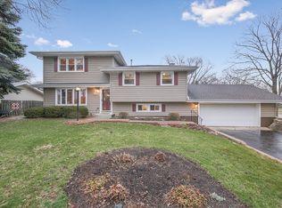 6151 Leonard Ave, Downers Grove, IL 60516