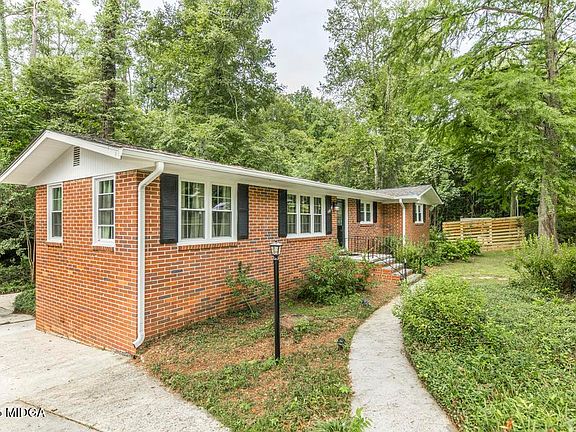 4th image of 2840 Pierce Dr S