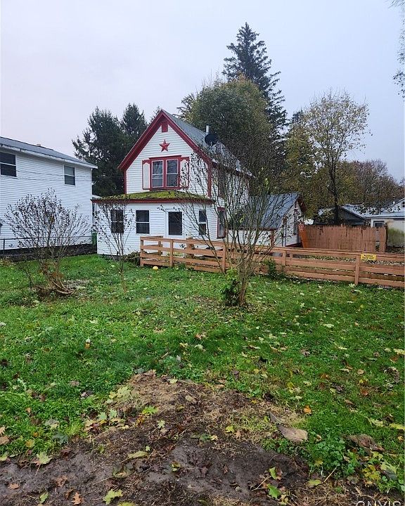 1st image of 211 Orchard Ave