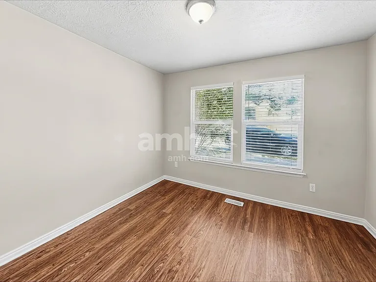 7128 N Kiowa Pkwy — Photo 13