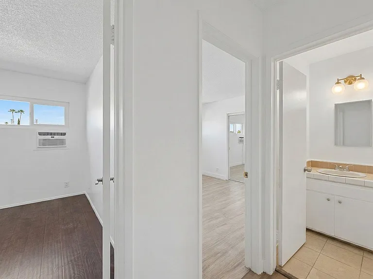 6828 Fulton Ave #4 — Photo 9