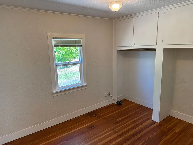 740 W 23rd Ave — Photo 17
