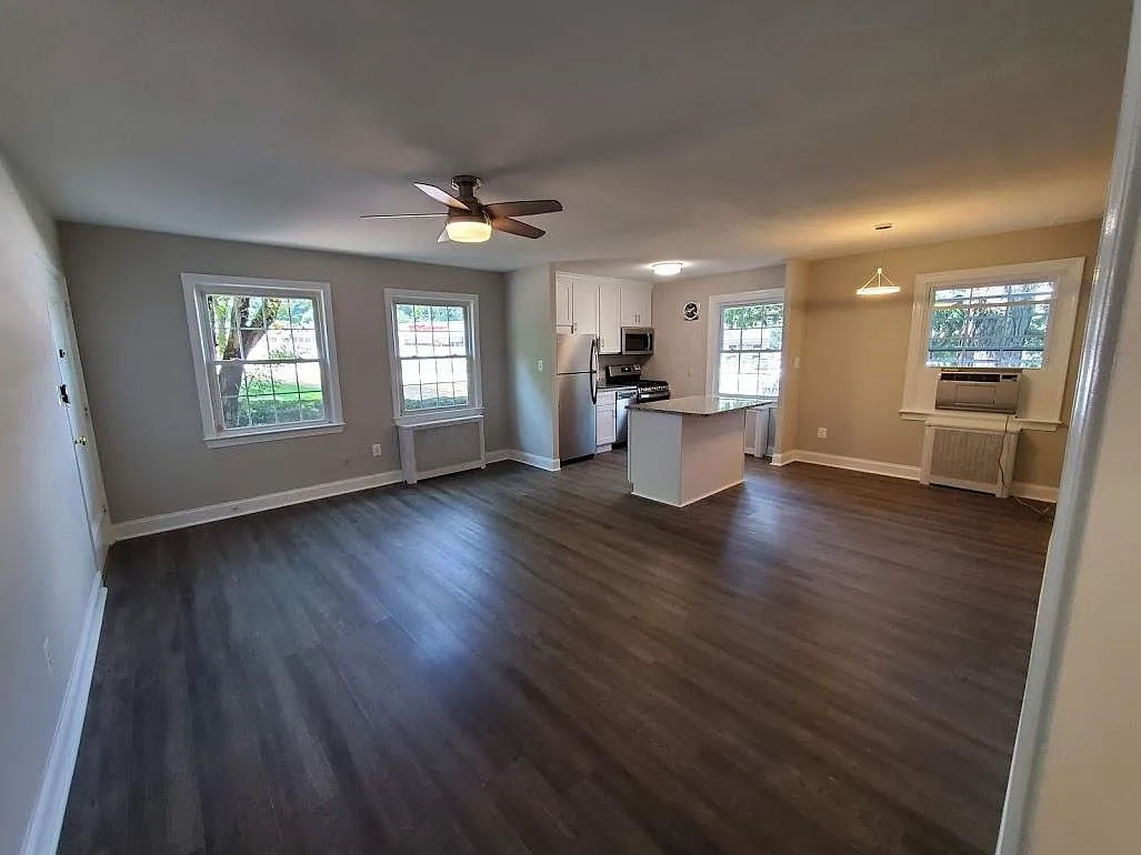 1 bed, 690 sqft, $1,900 — Photo 1