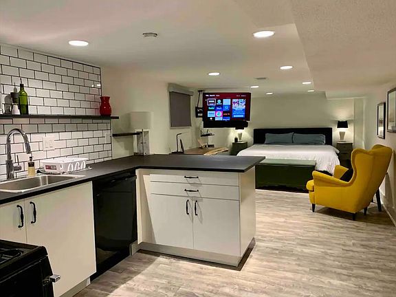 4th image of 1278 Fort Park Blvd #3