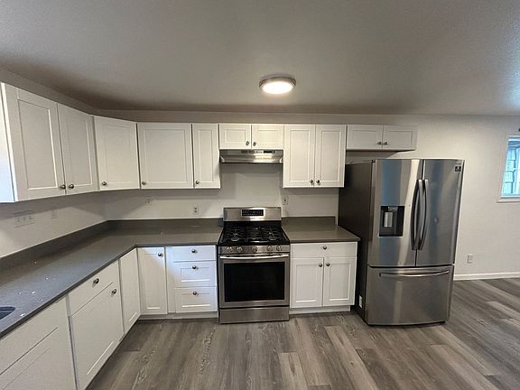 4th image of 850 SW 136th St #B