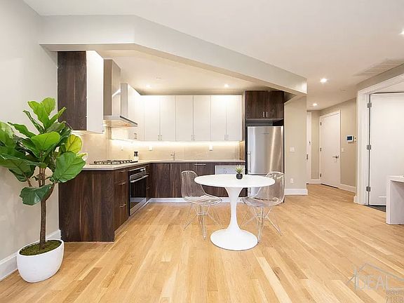 4th image of 594 Marcy Ave #2B