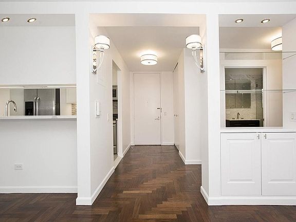 3rd image of 422 E 72nd St APT 15B