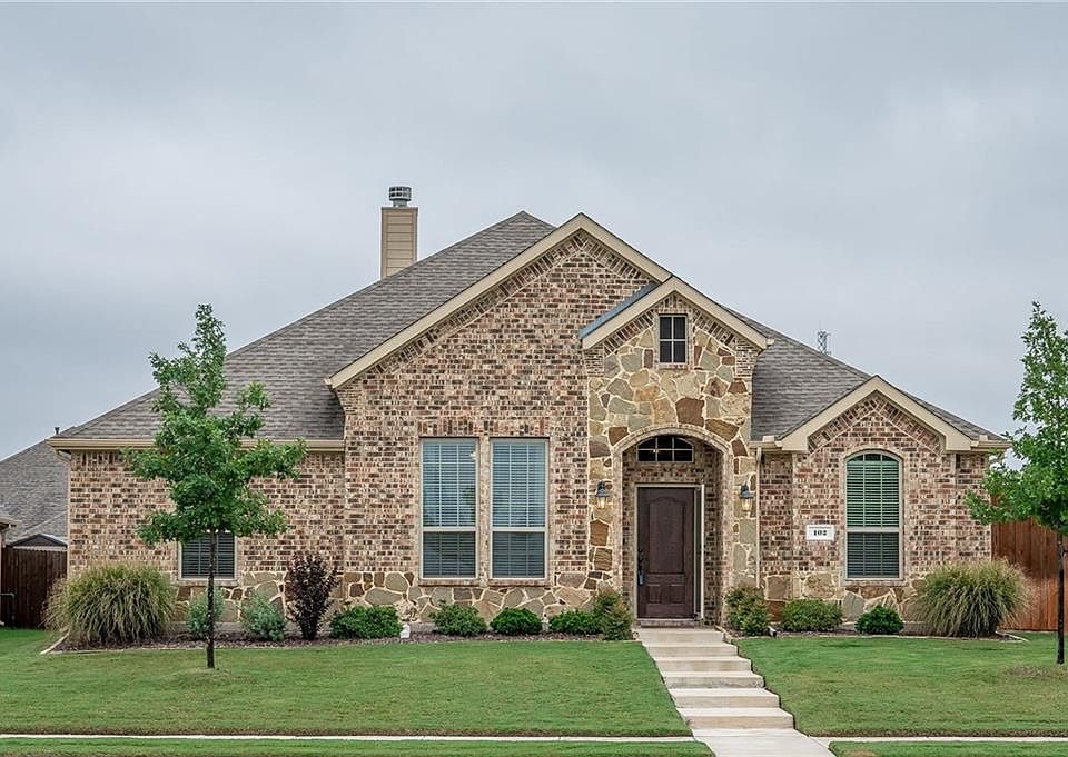 1st image of 102 Pebblecreek Dr