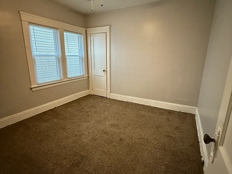1890 Mannering Rd #1 — Photo 8