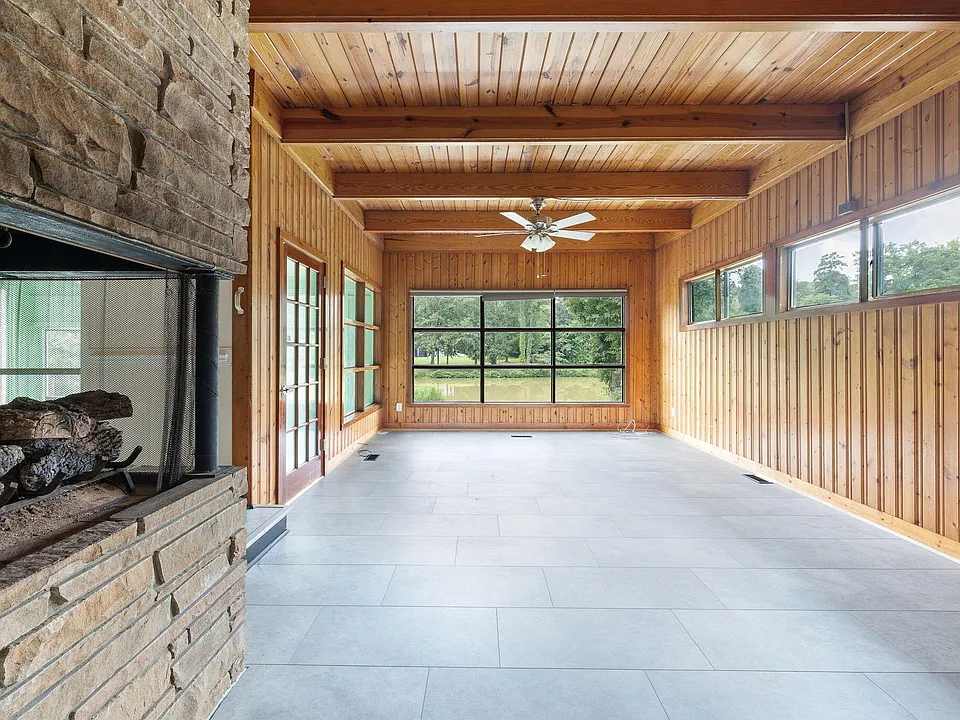 2118 Timberlake Dr