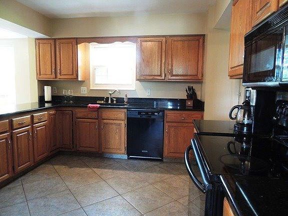 5th image of 5281 Silverwood Ct