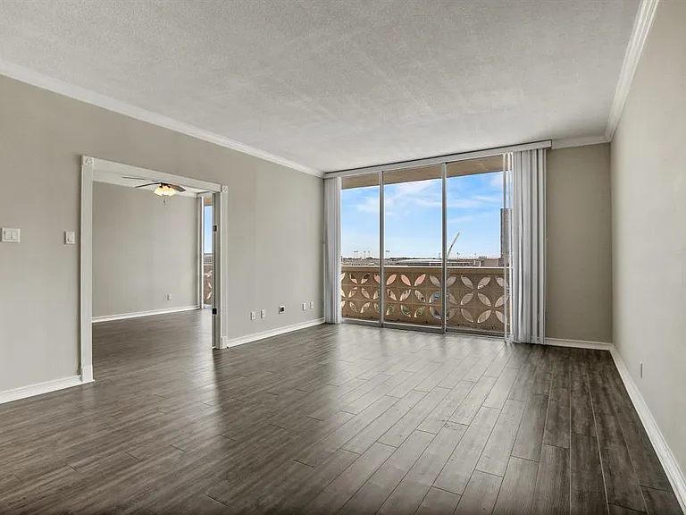1801 Lavaca St #5F — Photo 6