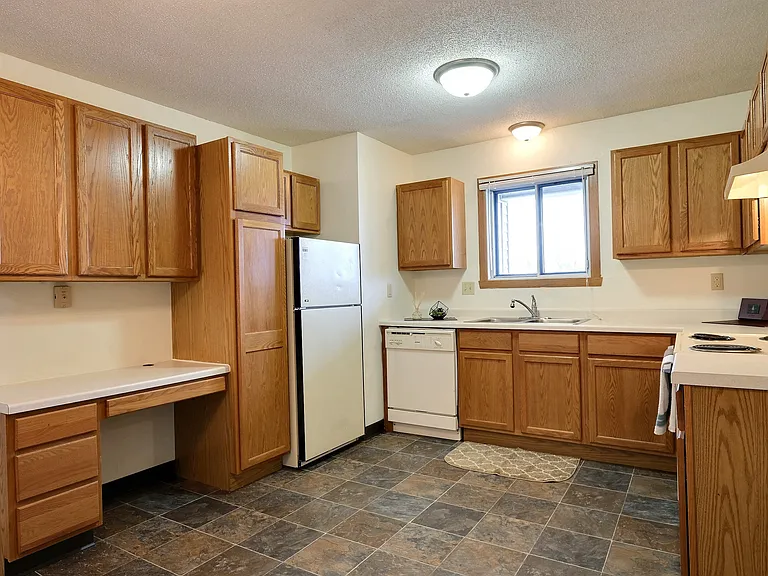Fargo, ND Parkwest Gardens Apartment | Kitchen