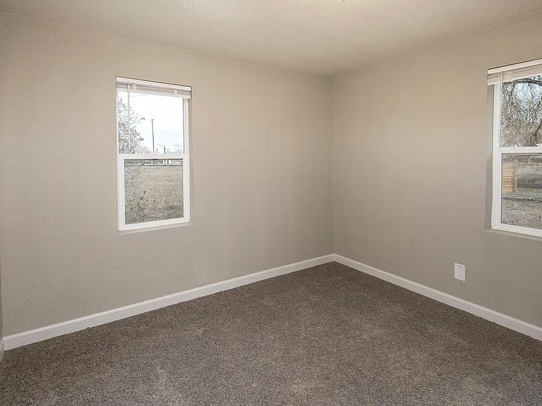 108 S Dorothy Ave — Photo 13