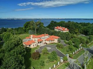 240 Middle Neck Rd, Sands Point, NY 11050