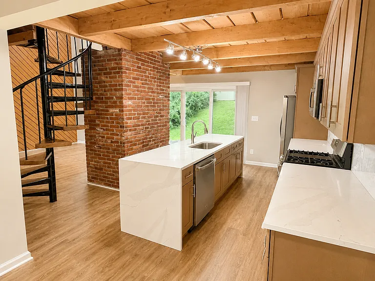 407 Grandin Ave — Photo 5