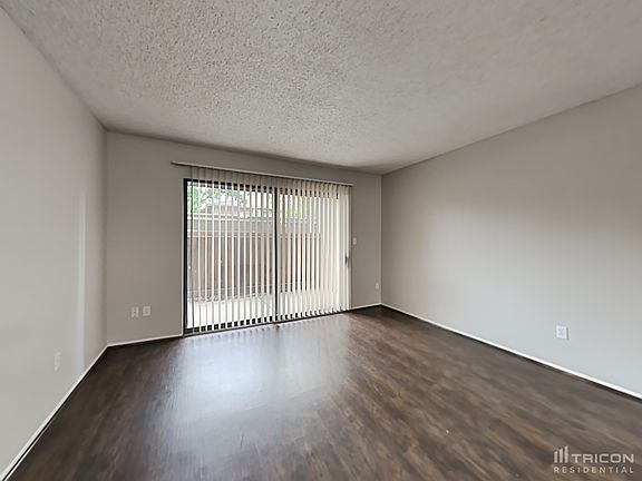 2nd image of 616 Arcadia Dr