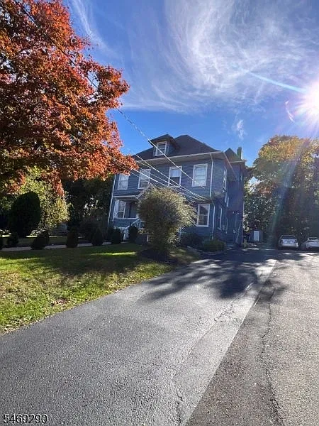 4 bed, 2.0 bath, $3,500 — Photo 2