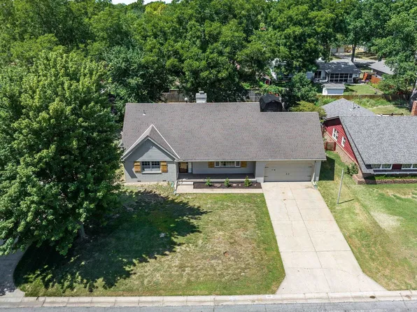 451 N Peterson Ave, Wichita, KS 67212