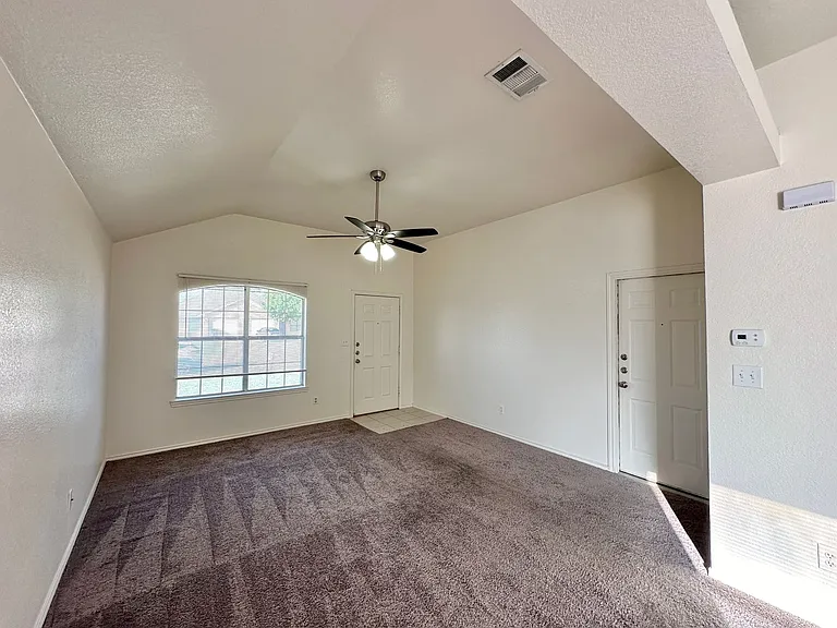 5007 John David Dr — Photo 4