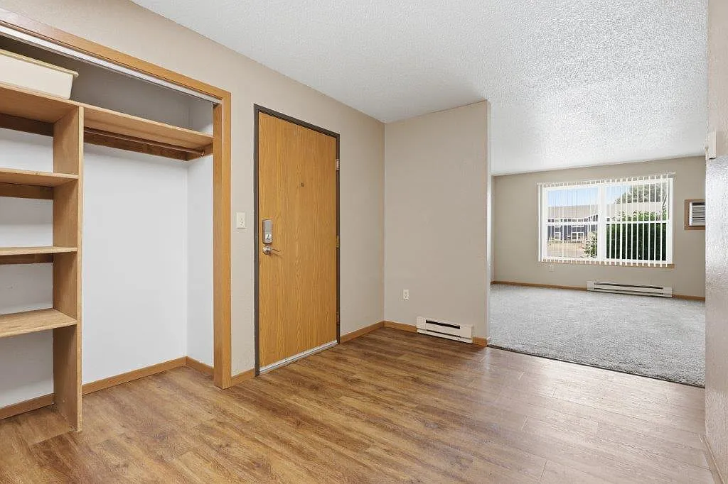 Campus View Apartments — Photo 1