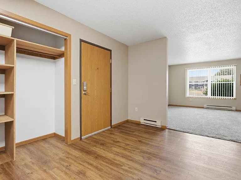 Campus View Apartments — Photo 1