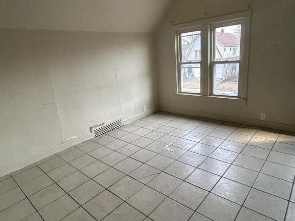 milwaukee-wisconsin-2069931077 picture