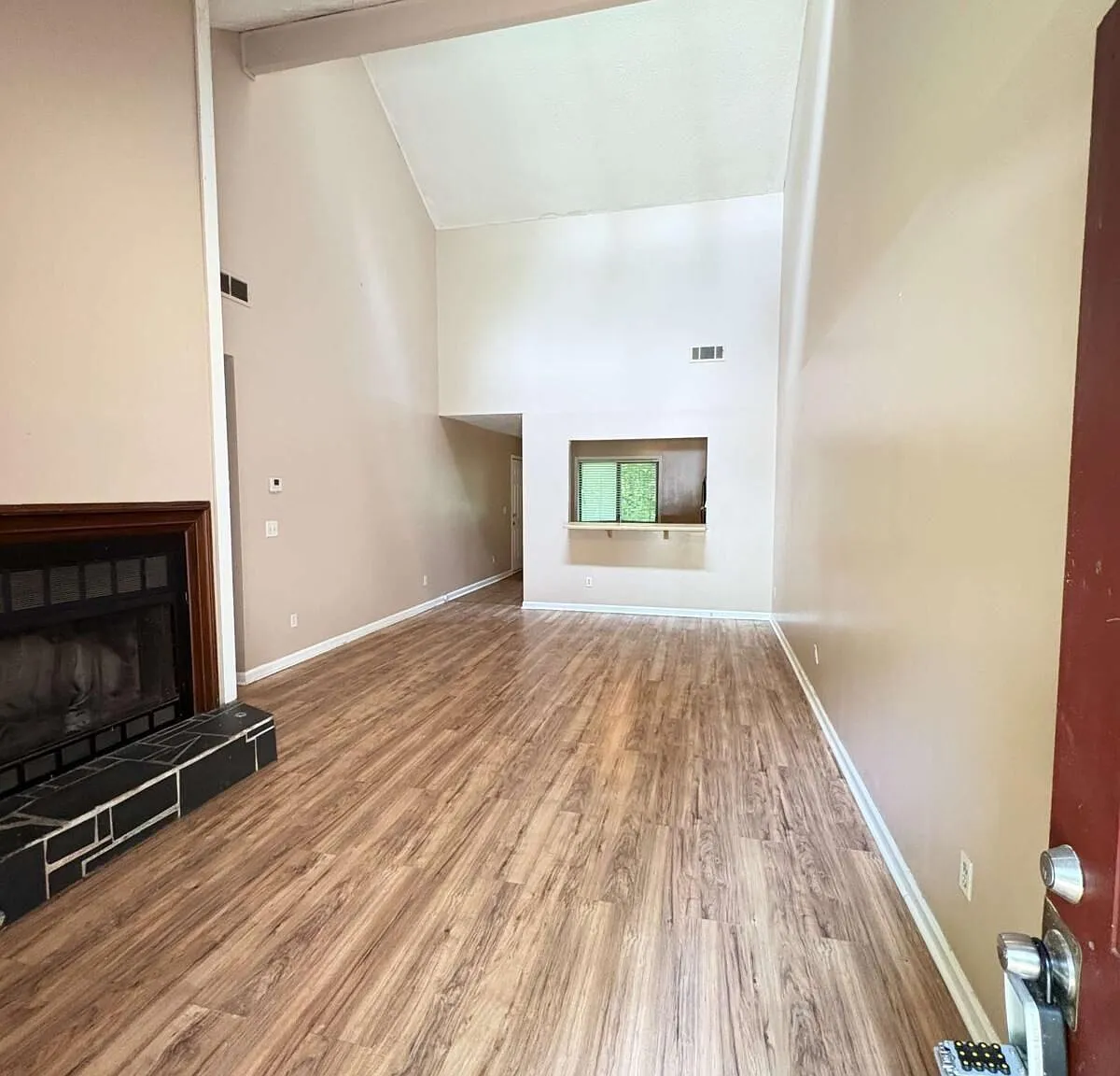 2 bed, 2.0 bath, 1161 sqft, $1,550 — Photo 2