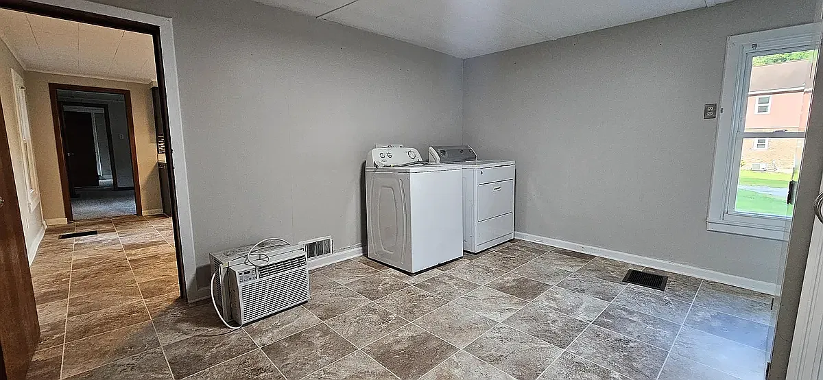 4 bed, 1400 sqft, $1,300 — Photo 4