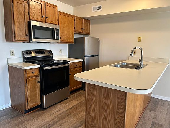 2nd image of 405 Judie Ln APT D