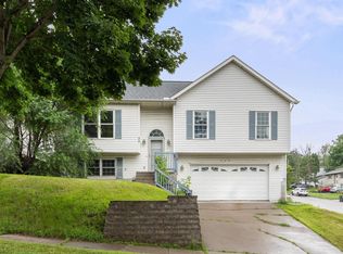 516 Hazel St N, Saint Paul, MN 55119