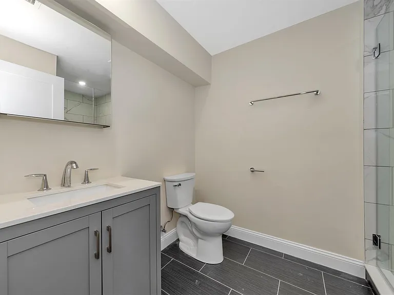 61 4th St #1 — Photo 24