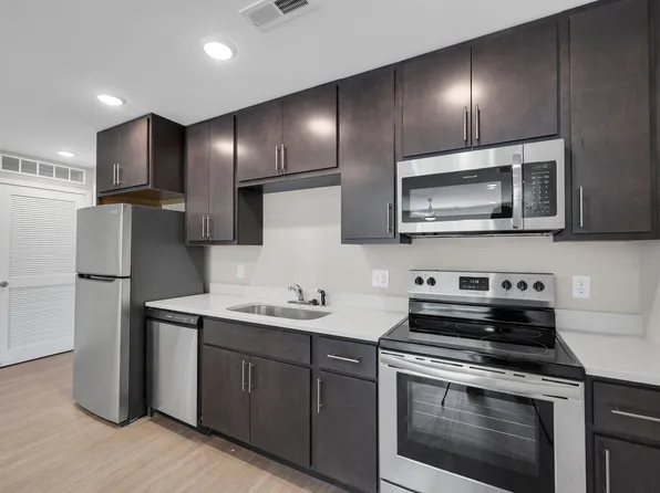 707 W Springfield Ave