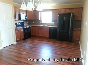5th image of 3584 Pioneer Dr