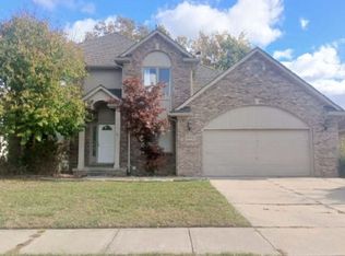 49772 Red Pine Dr, Macomb, MI 48044