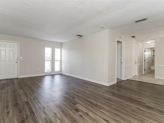 3rd image of 12907 Cedar Ridge Dr