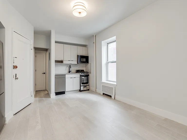 1409 York Ave #2A — Photo 8