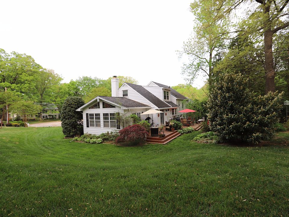 2nd image of 823 Eden Ct