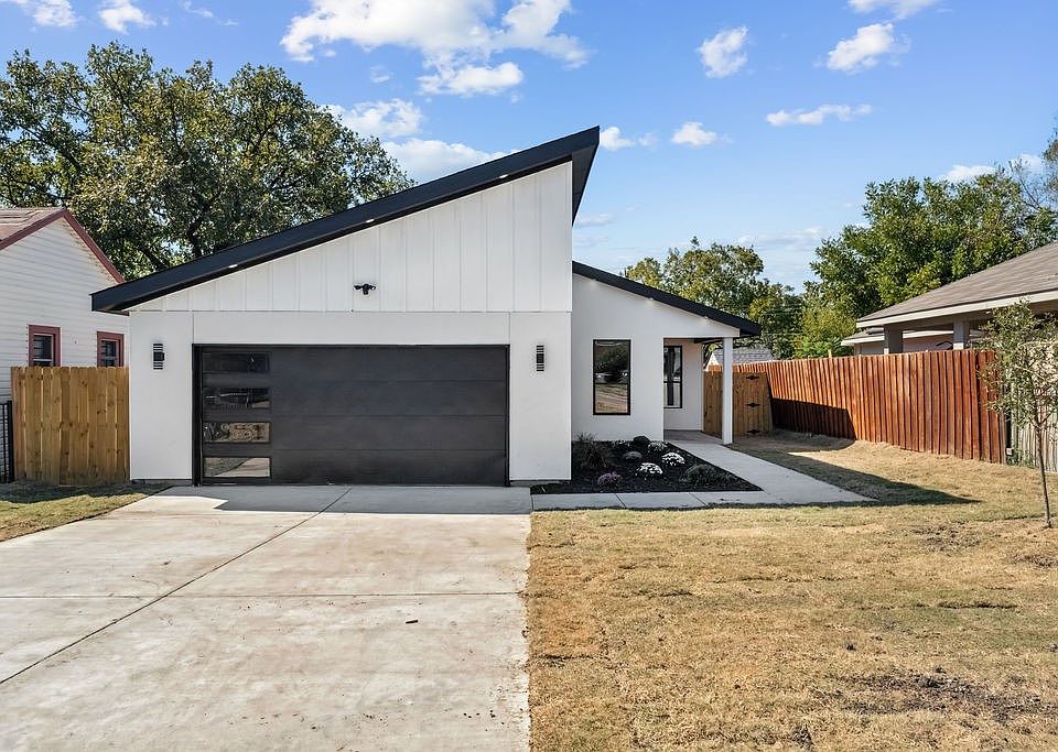 1st image of 3015 S Denley Dr