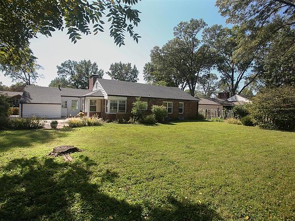 5th image of 651 Applewood Dr