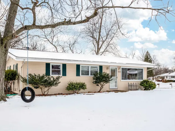 2116 W Austin Dr, Peoria, IL 61614