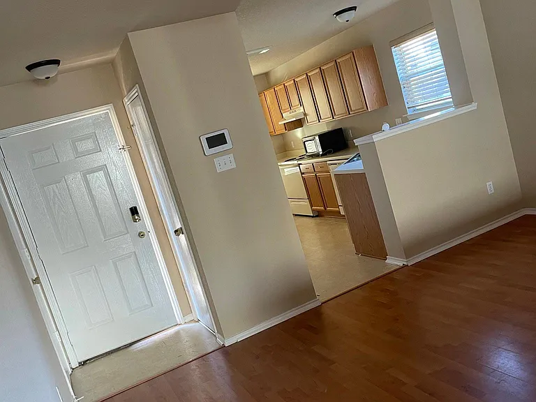 8126 Braes Run — Photo 3
