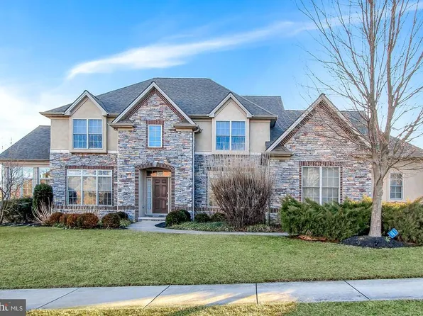 2766 Meadow Cross Way, York, PA 17402